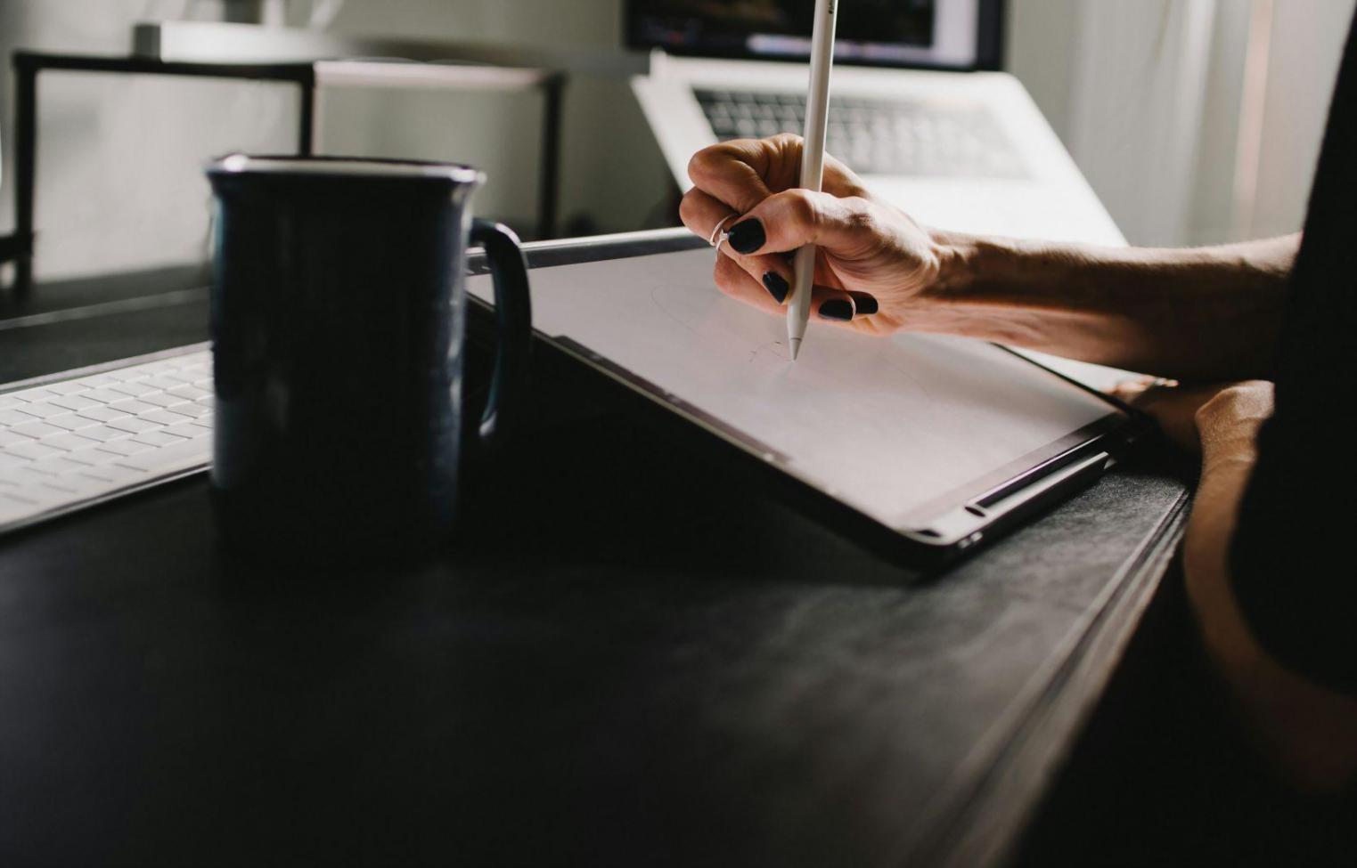 Systematische Finanzanalyse mit dokumentierten Ausgabenmustern